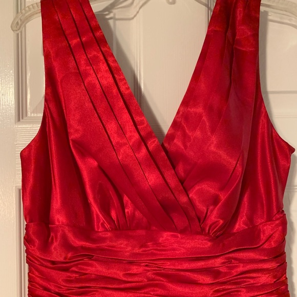 ❤️ Beautiful Red Dress - Picture 3 of 8